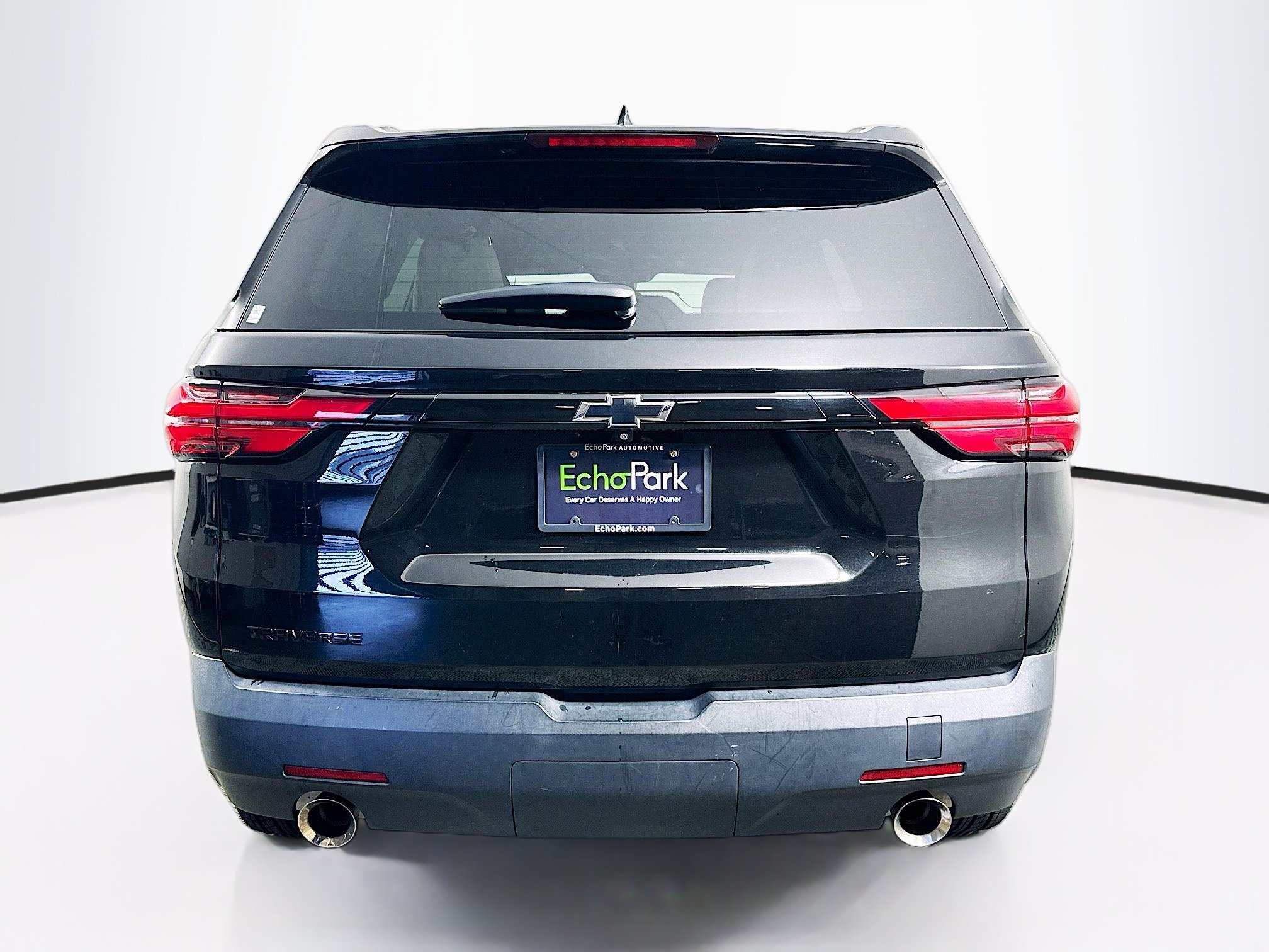 Used 2022 Chevrolet Traverse LS w/ Midnight/Sport Edition FWD image 7