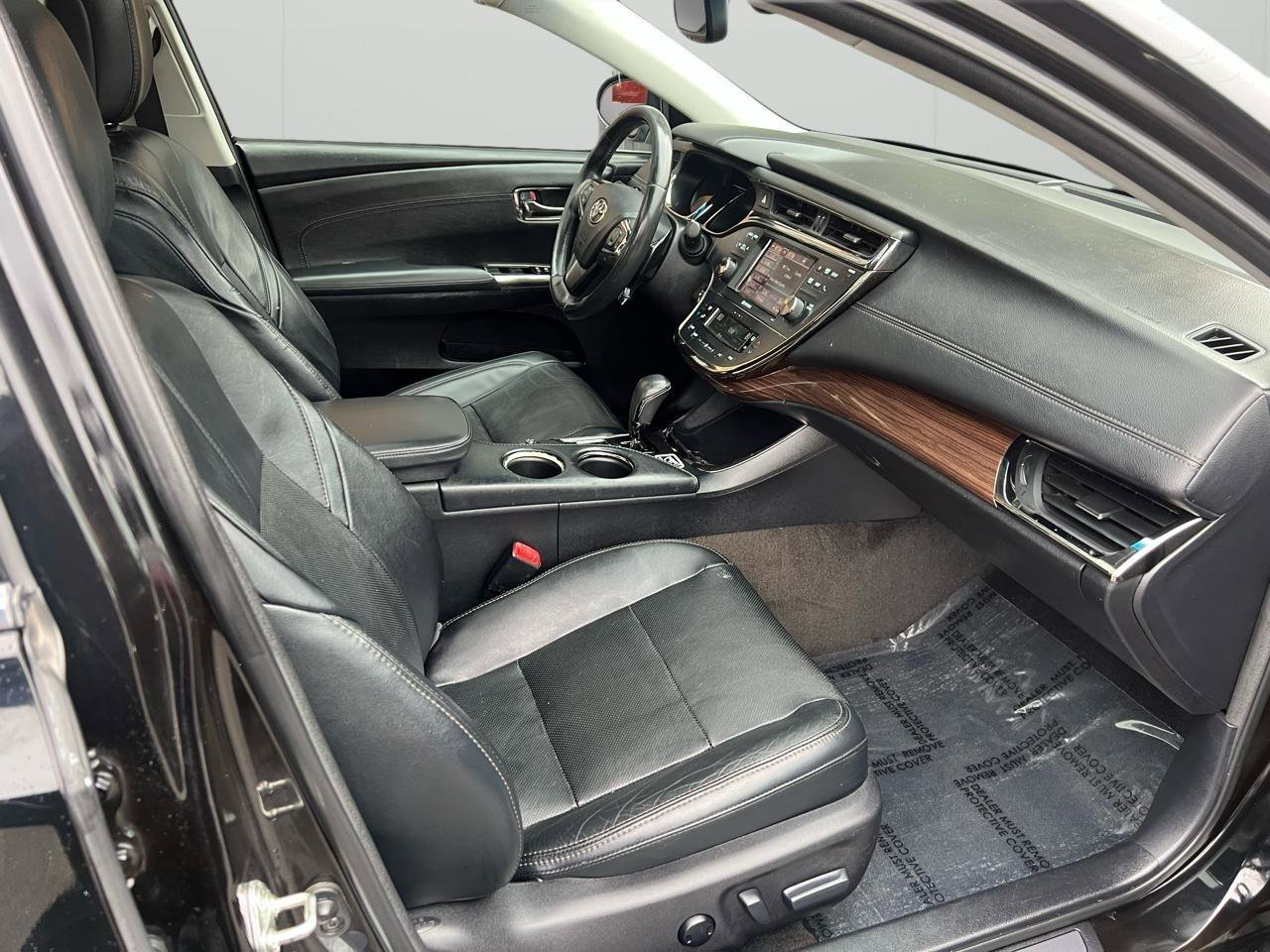 Used 2013 Toyota Avalon Limited w/ Technology Pkg FWD image 20
