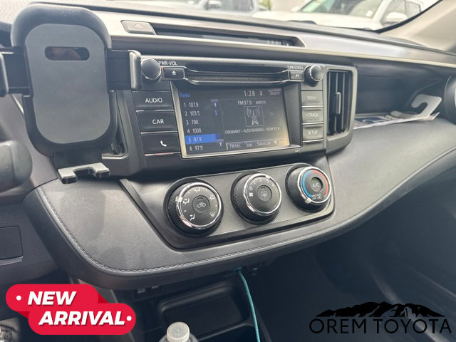 Used 2018 Toyota RAV4 LE w/ Carpet Mat Package AWD/4WD image 5