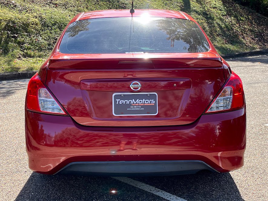 Used 2015 Nissan Versa SV FWD image 21