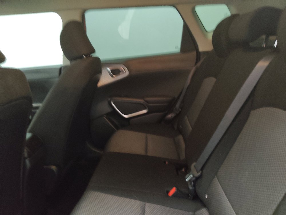 Used 2020 Kia Soul LX FWD image 18