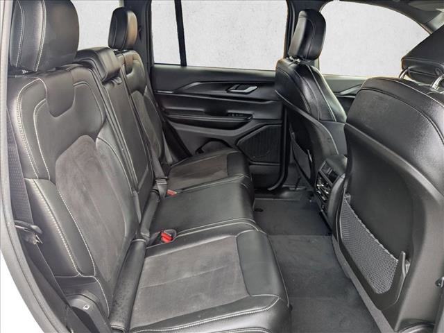 Used 2023 Jeep Grand Cherokee Altitude image 18