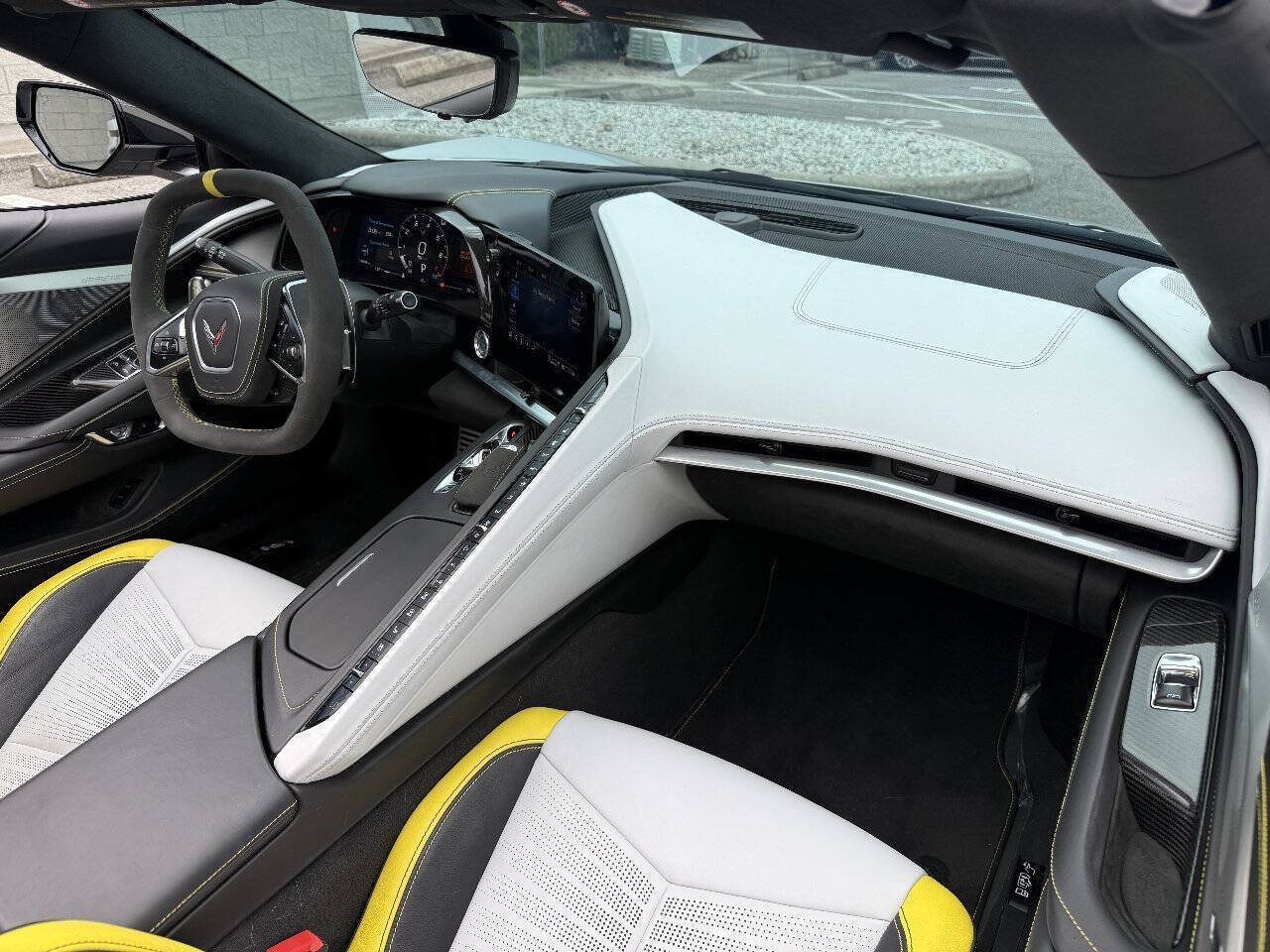 Used 2021 Chevrolet Corvette Stingray Premium Conv w/ Z51 Performance Package RWD image 22