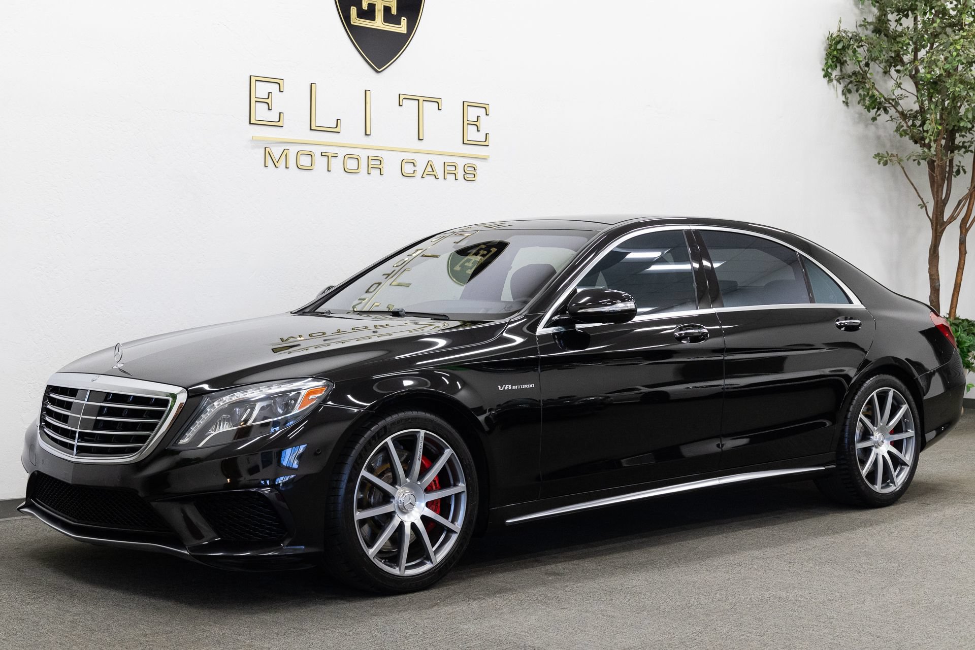 Used 2015 Mercedes-Benz S 63 AMG 4MATIC Sedan w/ Driver Assistance Package image 1