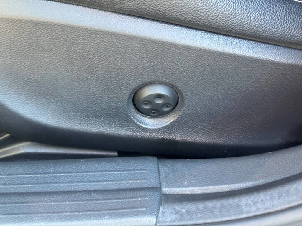 Used 2018 Mercedes-Benz GLA 250 4MATIC image 4