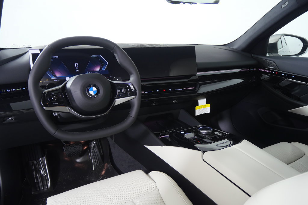 Used 2026 BMW 530i xDrive w/ Premium Package AWD/4WD image 18