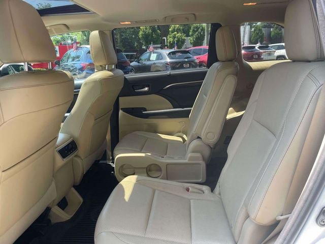 Used 2016 Toyota Highlander Limited AWD/4WD image 13