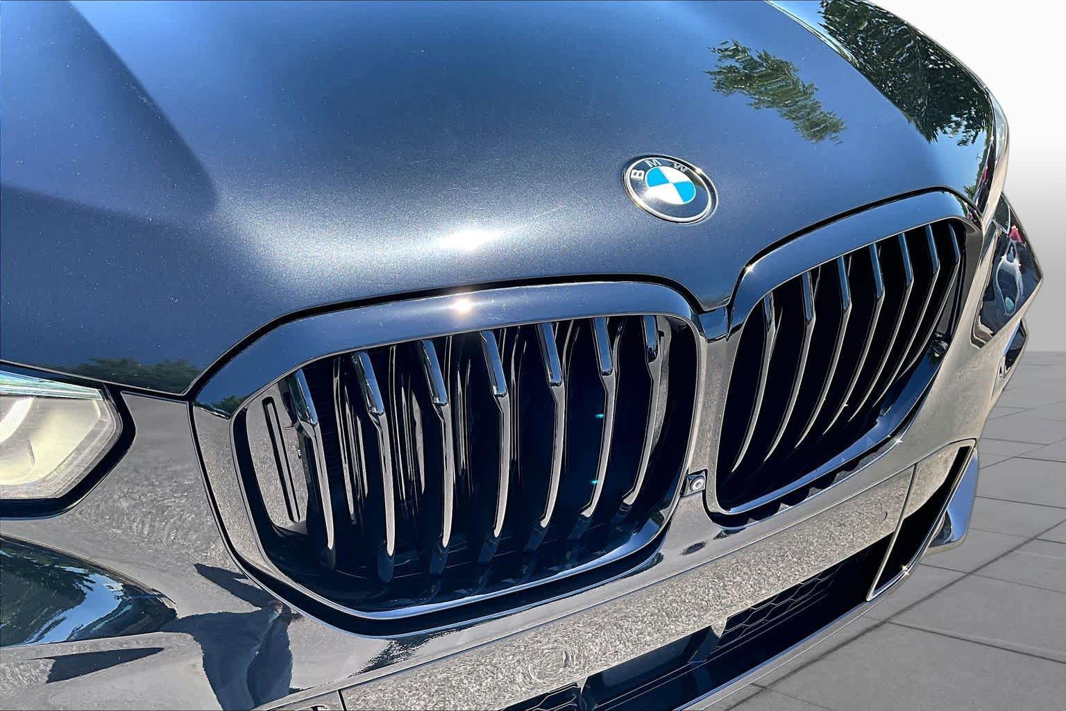 Used 2022 BMW X5 sDrive40i w/ M Sport Package RWD image 32