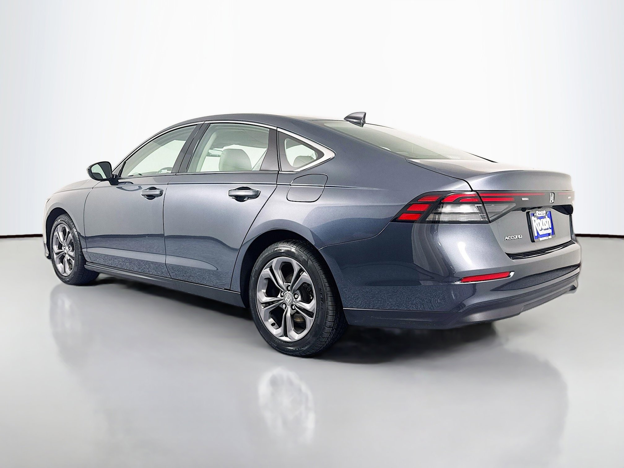 Certified 2023 Honda Accord EX image 7