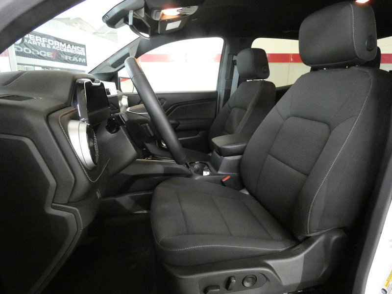 Used 2024 Chevrolet Colorado LT w/ LT Convenience Package II AWD/4WD image 9