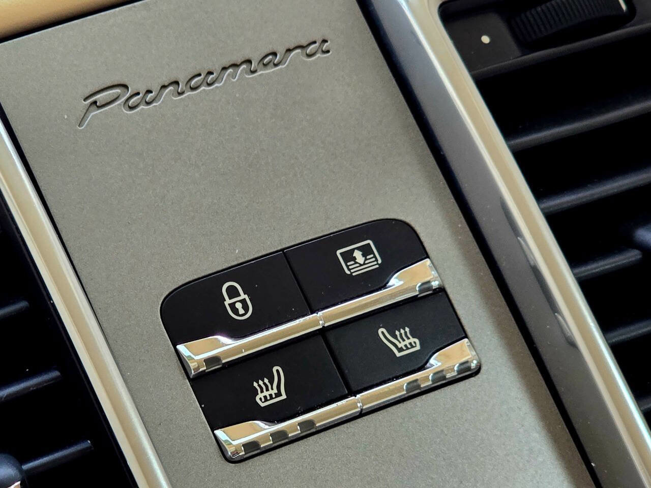 Used 2014 Porsche Panamera Turbo S w/ Exterior Package in Black image 19