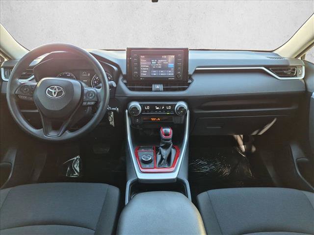 Used 2021 Toyota RAV4 LE AWD/4WD image 17