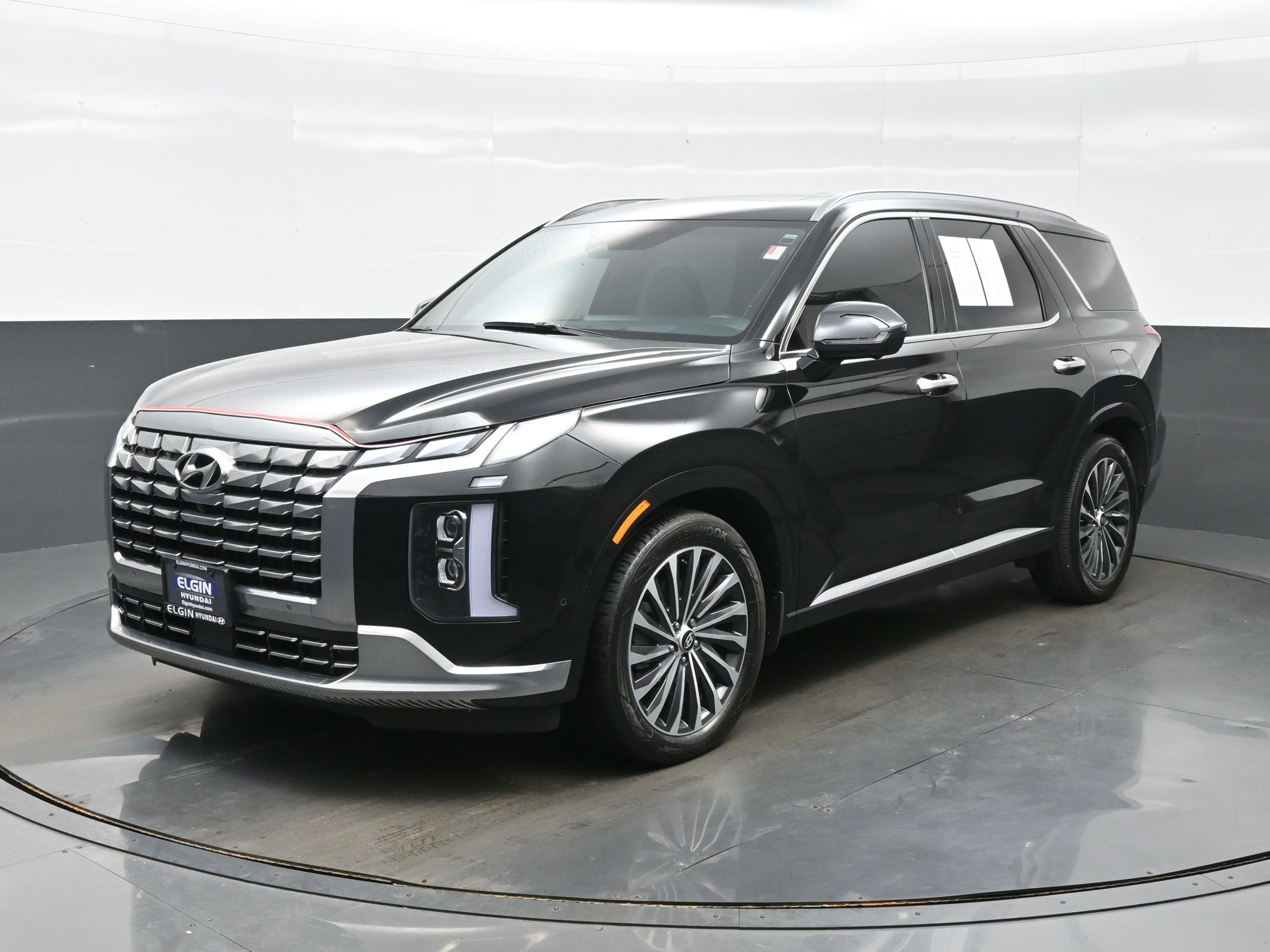 Used 2024 Hyundai Palisade Calligraphy AWD/4WD image 2