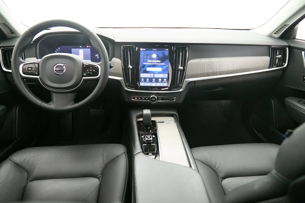 Certified 2025 Volvo V90 B6 Cross Country Plus AWD/4WD image 24