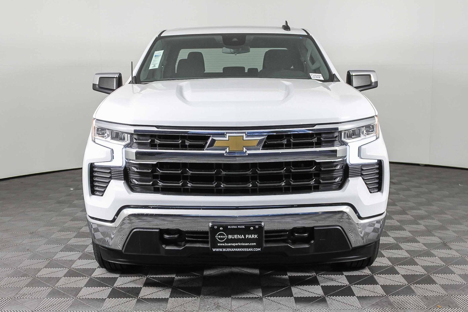 Used 2023 Chevrolet Silverado 1500 LT image 2