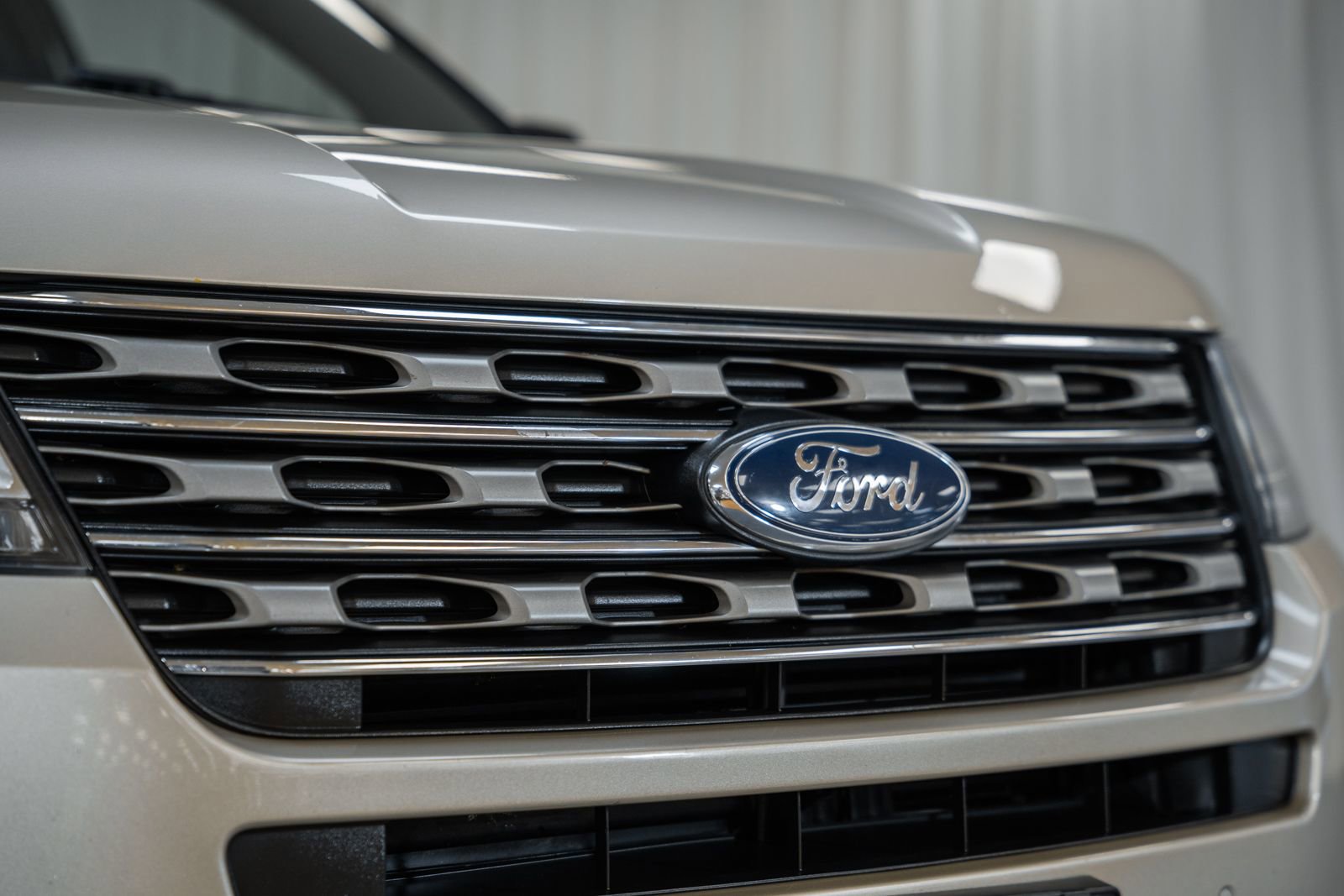 Certified 2017 Ford Explorer XLT w/ Equipment Group 202A image 7