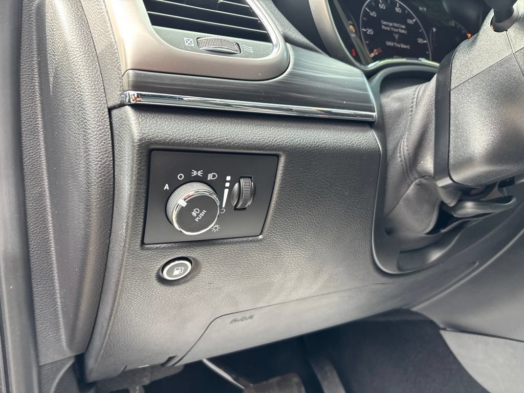 Used 2019 Jeep Grand Cherokee Limited w/ Trailer Tow Group IV AWD/4WD image 24