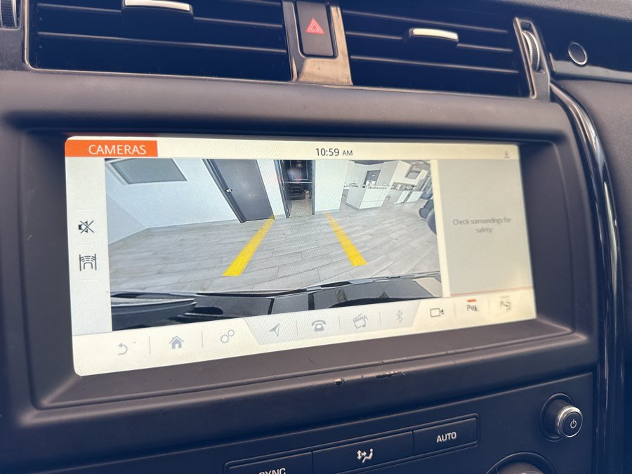 Used 2019 Land Rover Discovery SE AWD/4WD image 15