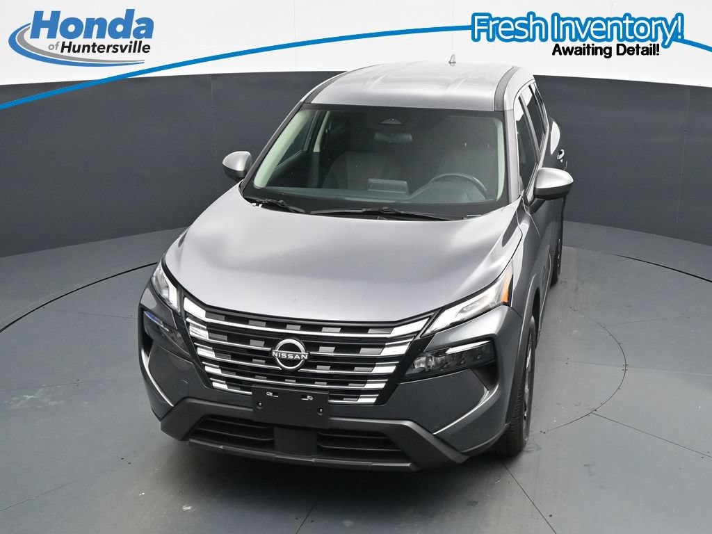 Used 2025 Nissan Rogue SV FWD image 16