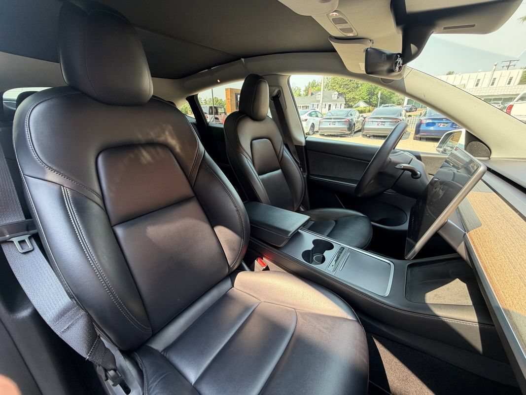Used 2022 Tesla Model Y Long Range AWD/4WD image 4