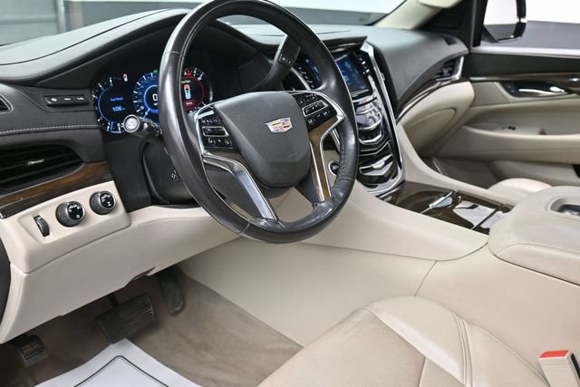 Used 2020 Cadillac Escalade Luxury AWD/4WD image 14