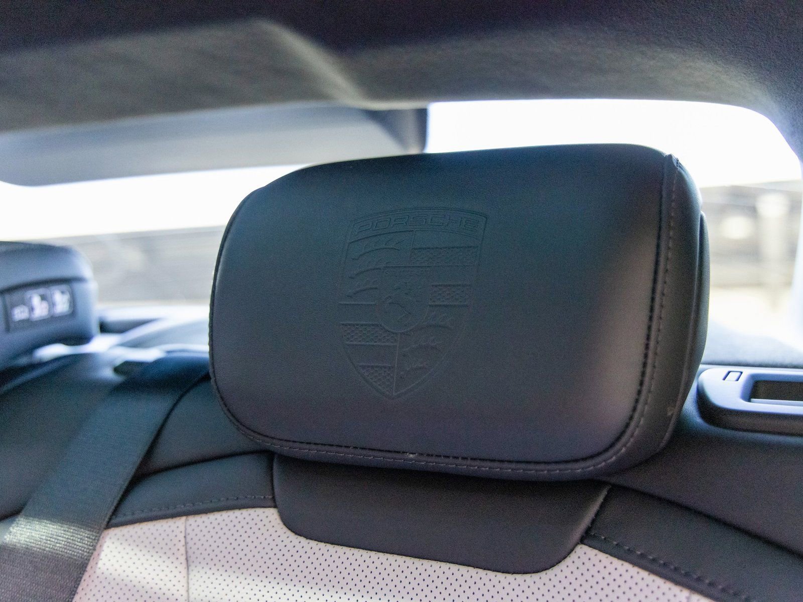 Certified 2025 Porsche Taycan GTS image 47