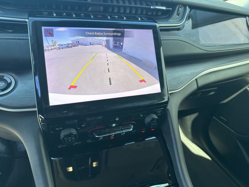 Used 2022 Jeep Grand Cherokee Limited 4xe image 25