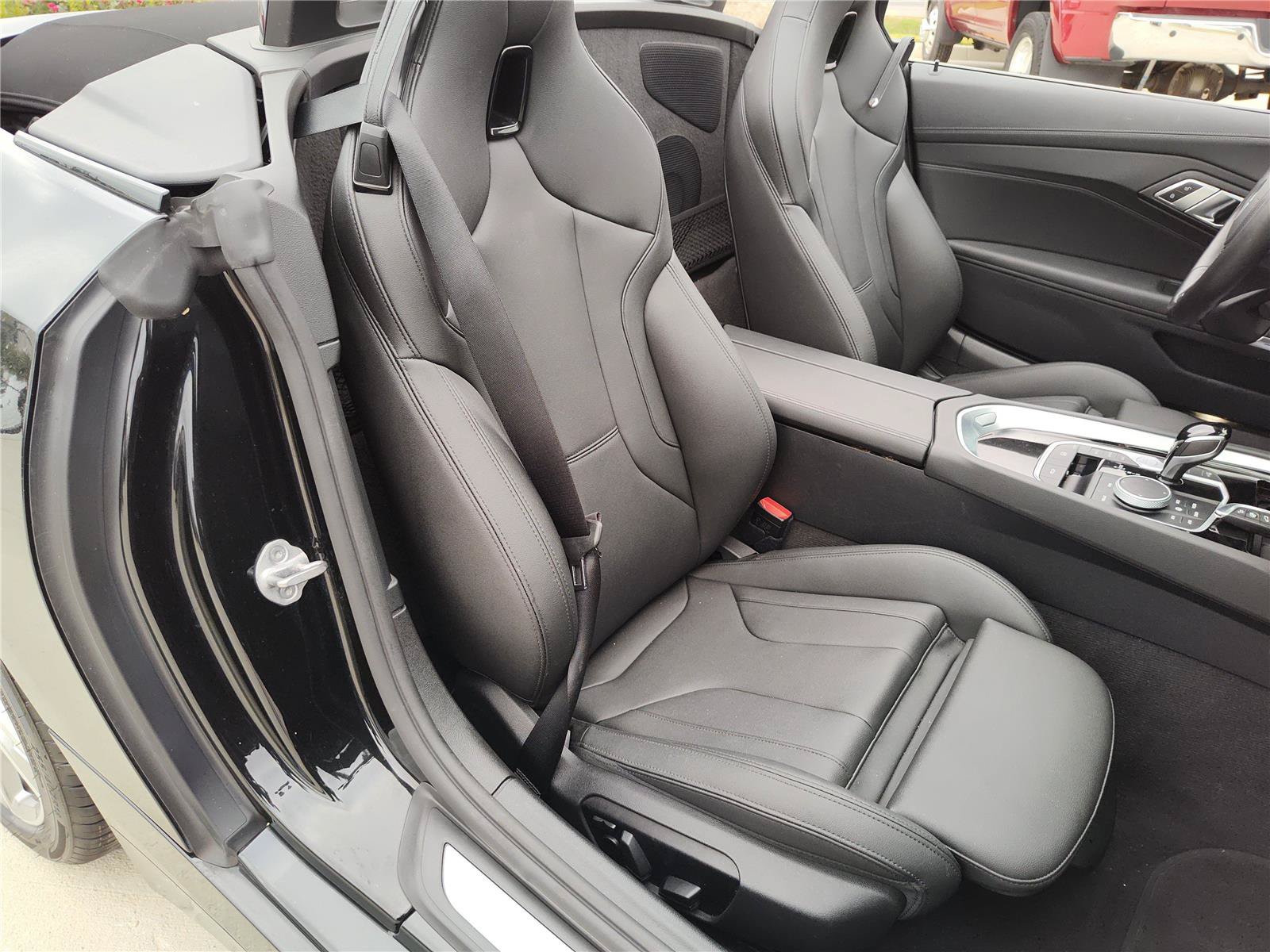 Certified 2025 BMW Z4 sDrive30i RWD image 23