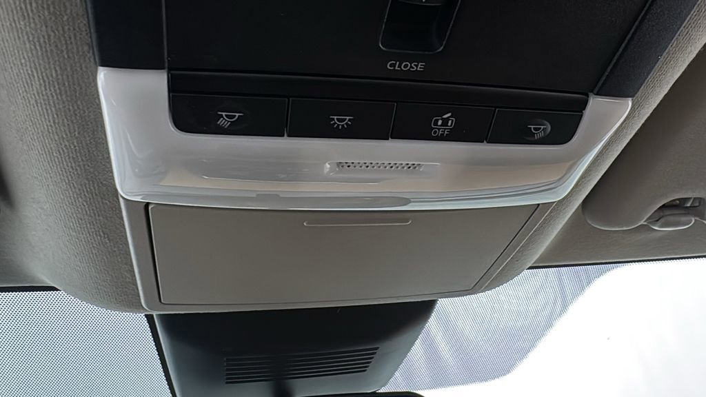 Used 2023 Nissan Sentra SV w/ SV Premium Package image 28