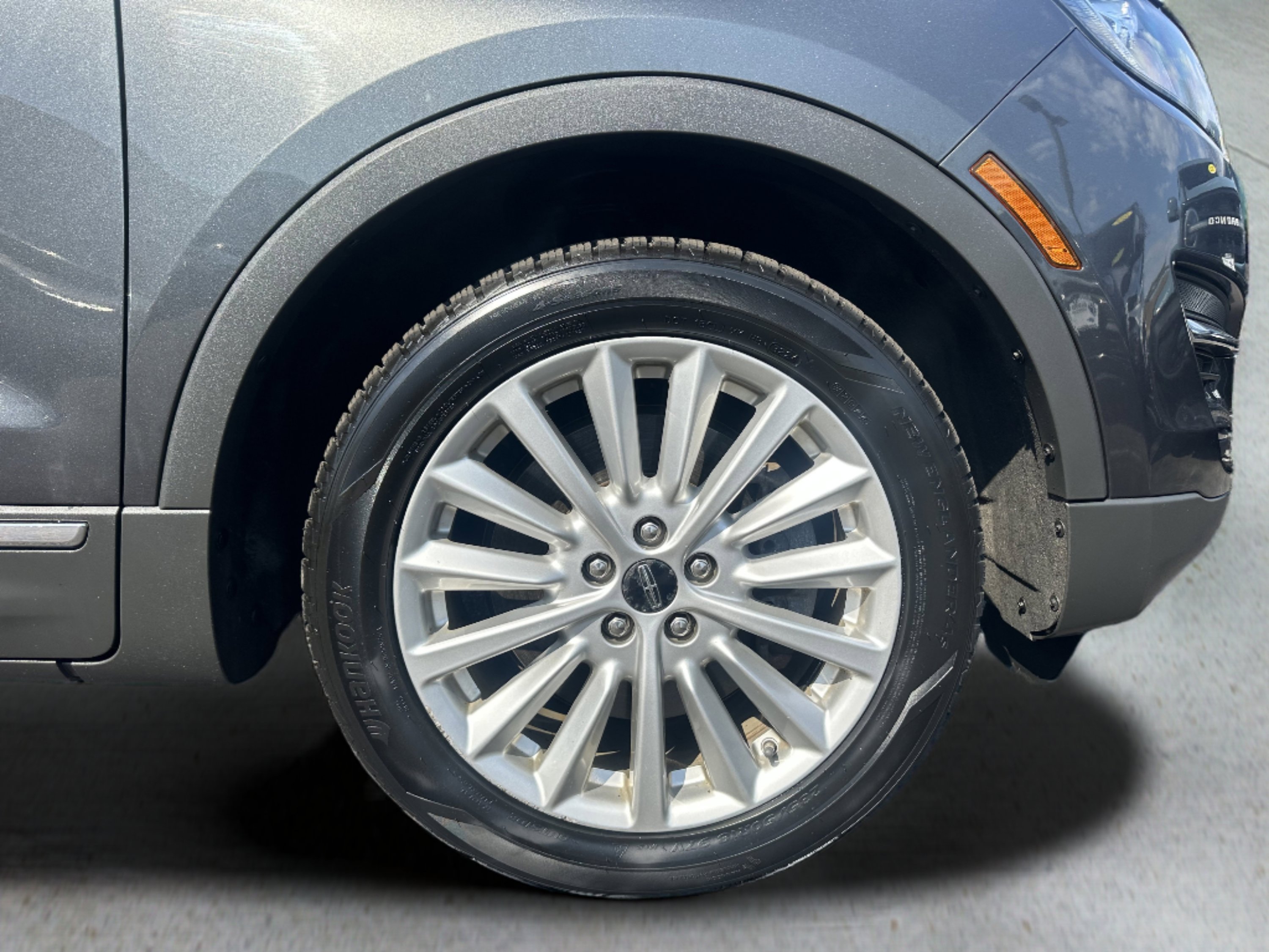 Used 2019 Lincoln MKC Premiere image 8