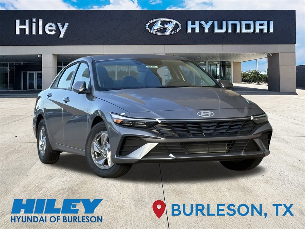 New 2025 Hyundai Elantra SE