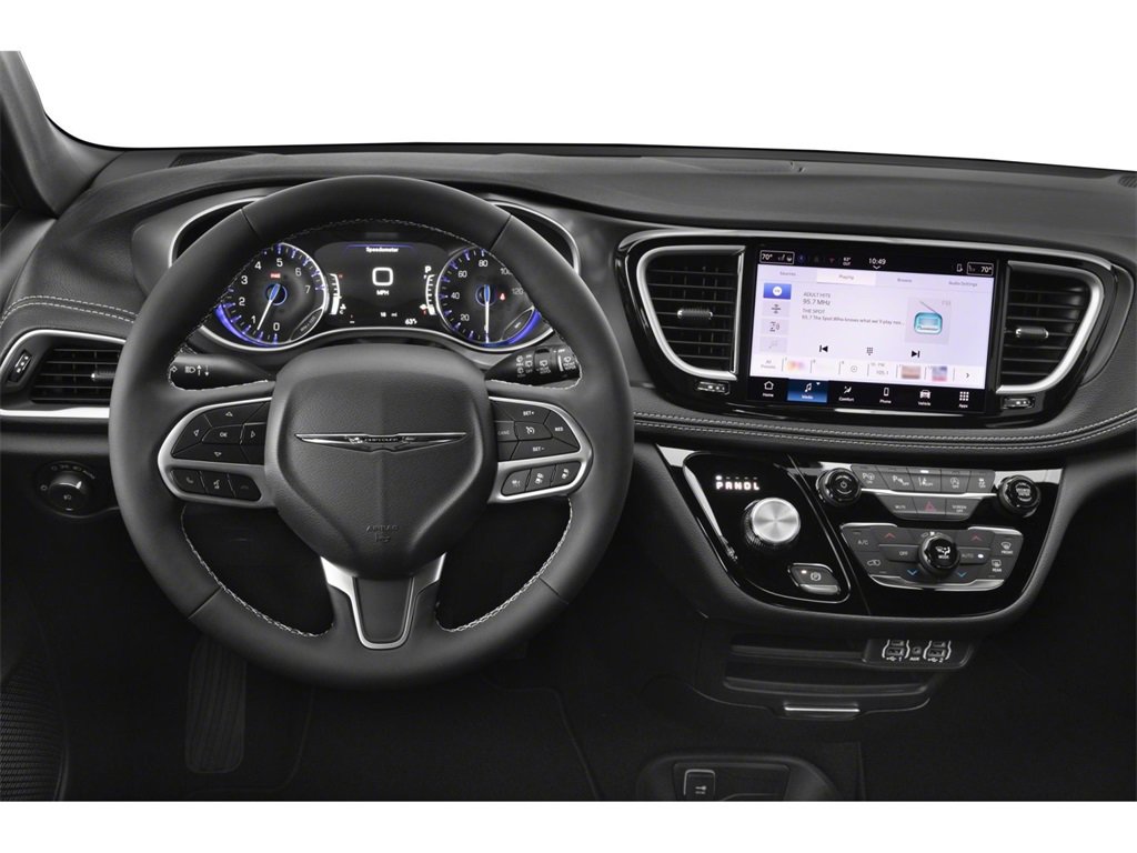 New 2026 Chrysler Pacifica Select image 4