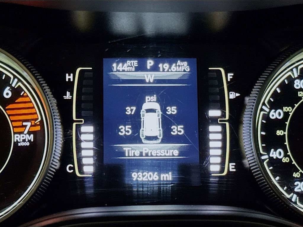 Used 2019 Jeep Cherokee Latitude Plus w/ Comfort/Convenience Group image 12