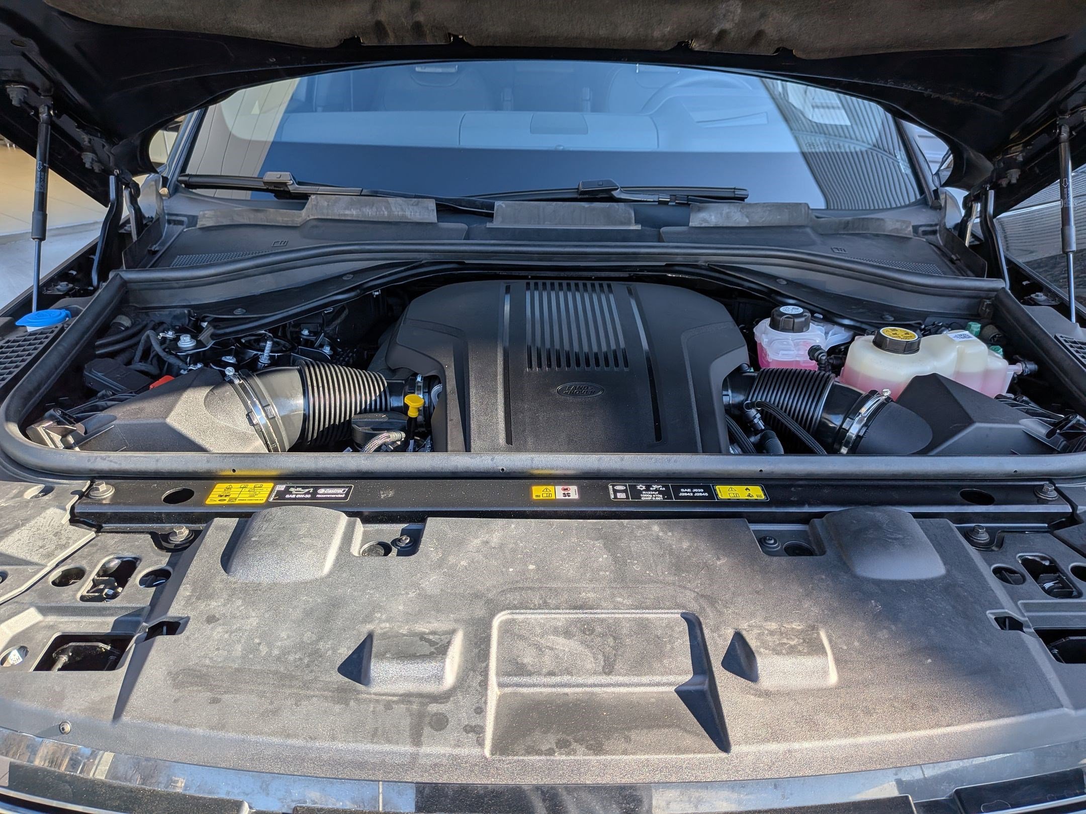 Used 2025 Land Rover Range Rover Sport Dynamic SE image 35