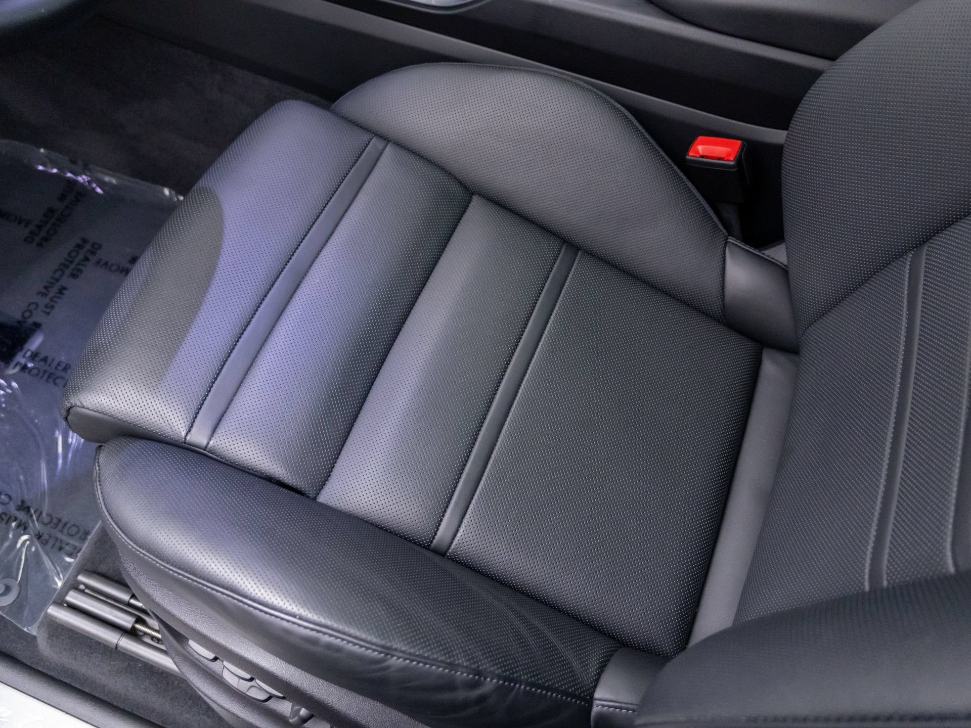 Certified 2023 Porsche Cayenne Turbo AWD/4WD image 18