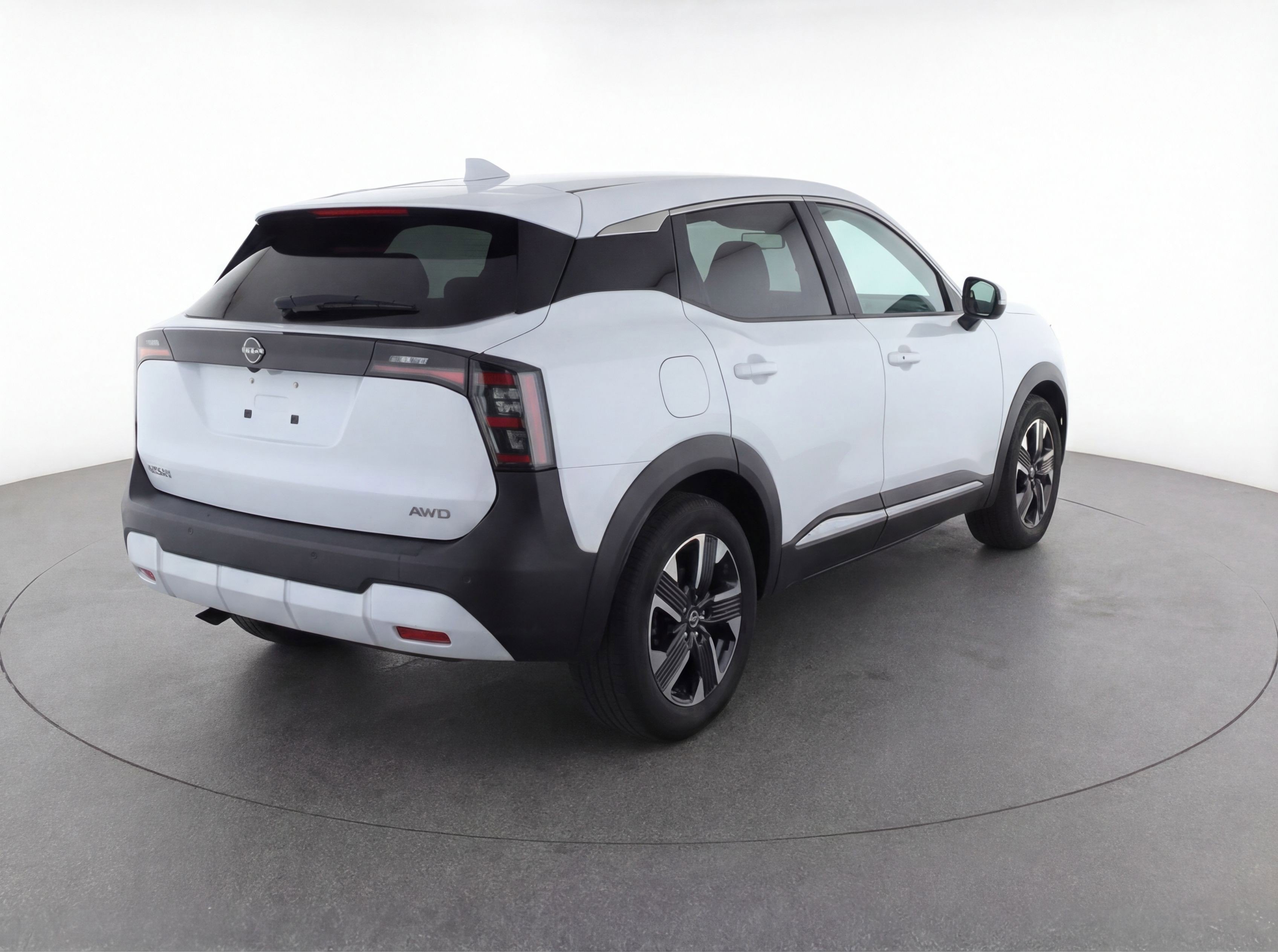 Used 2025 Nissan Kicks SV image 9