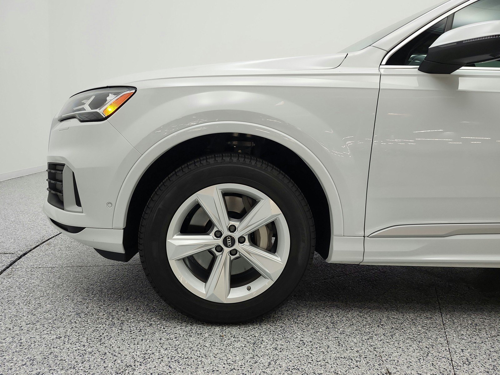 Used 2023 Audi Q7 2.0T Premium Plus w/ Premium Plus Package AWD/4WD image 30