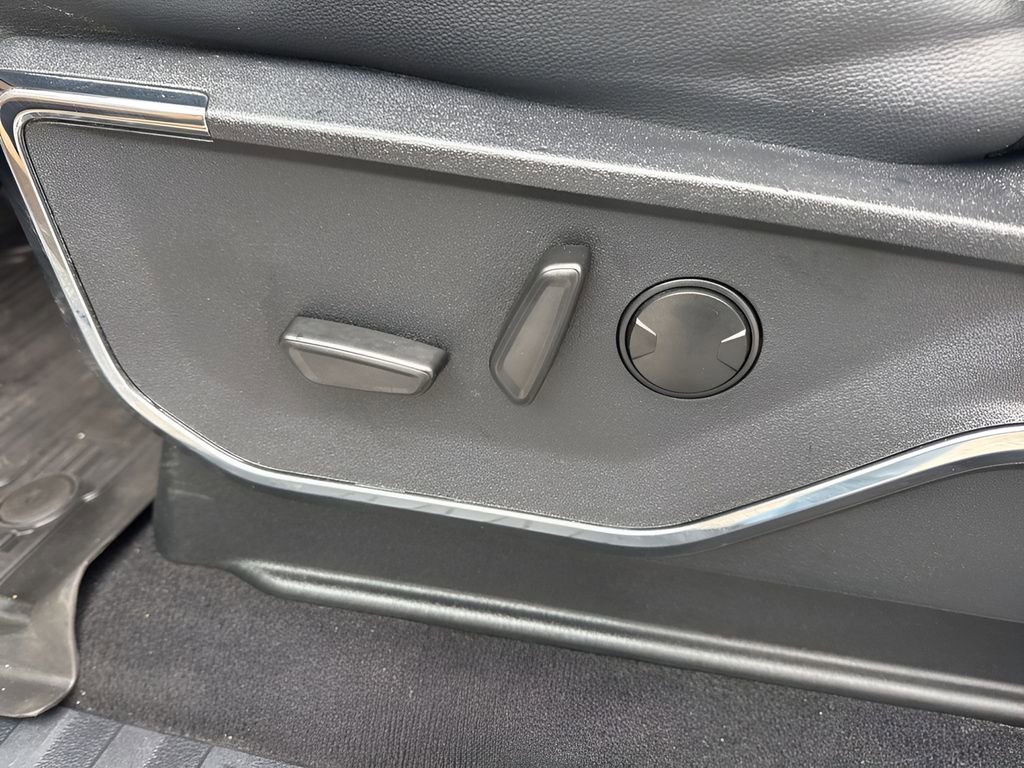 Used 2023 Ford F250 Lariat w/ Chrome Package image 10