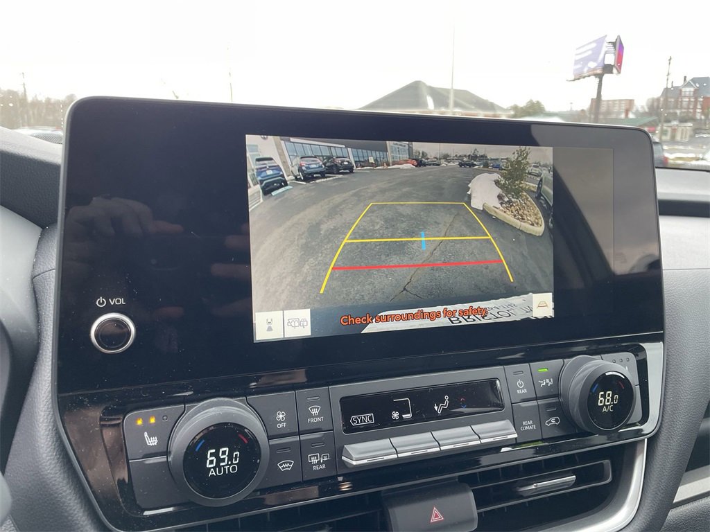 Used 2025 Toyota Grand Highlander AWD image 13