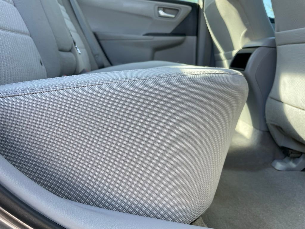 Used 2016 Toyota Camry LE image 34