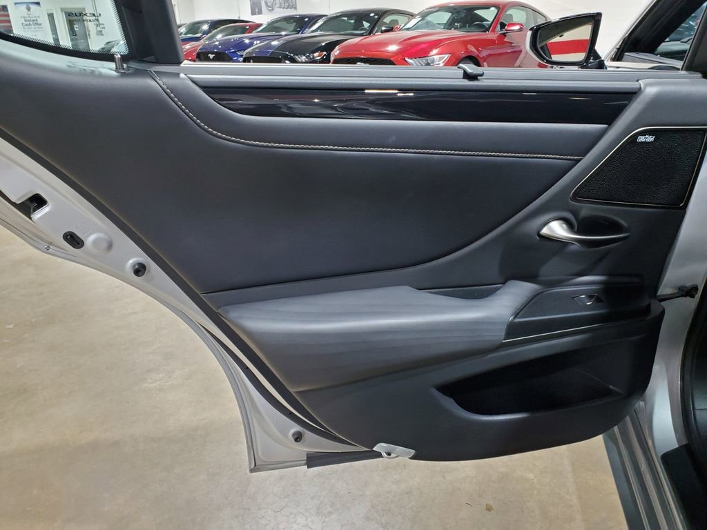 Used 2021 Lexus ES 350 Ultra Luxury w/ Accessory Package 2 image 28