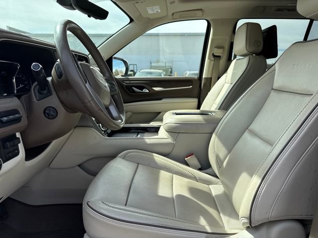 Used 2021 GMC Yukon Denali w/ Denali Premium Package image 14
