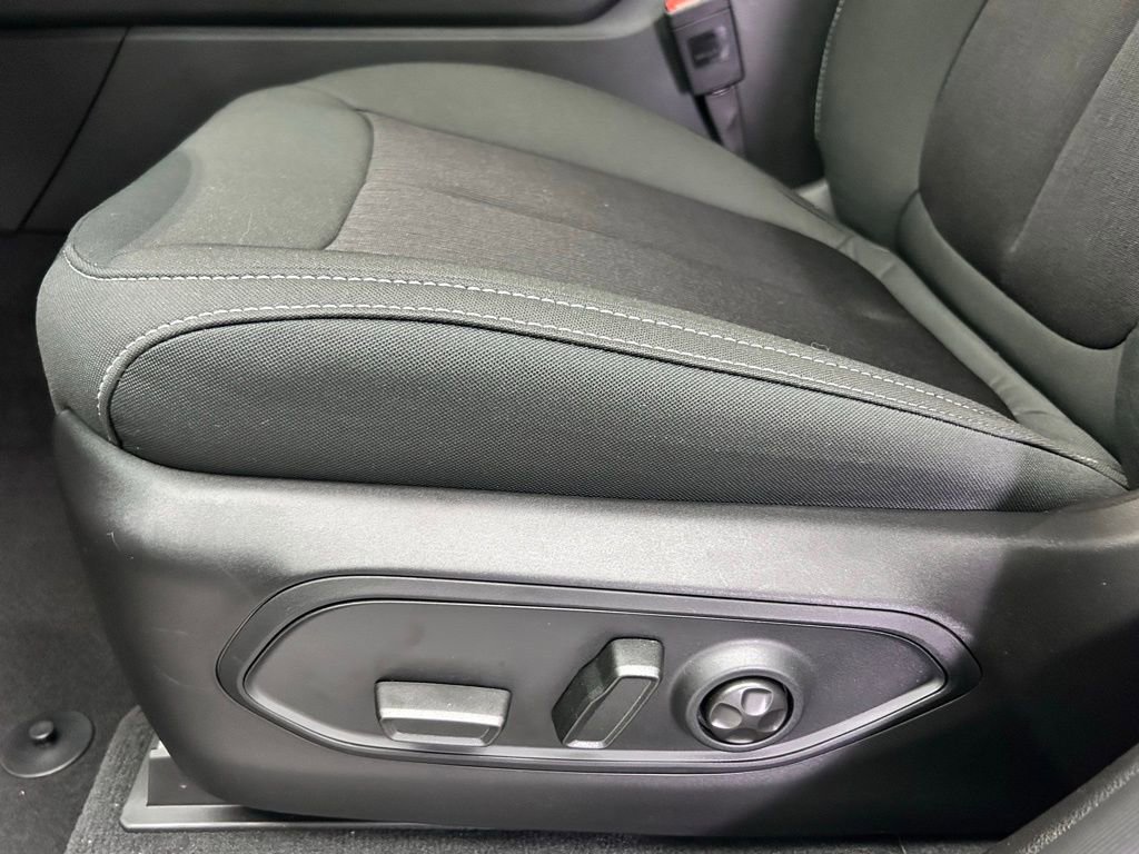 New 2025 Jeep Grand Cherokee Laredo w/ Trailer Tow Package image 16