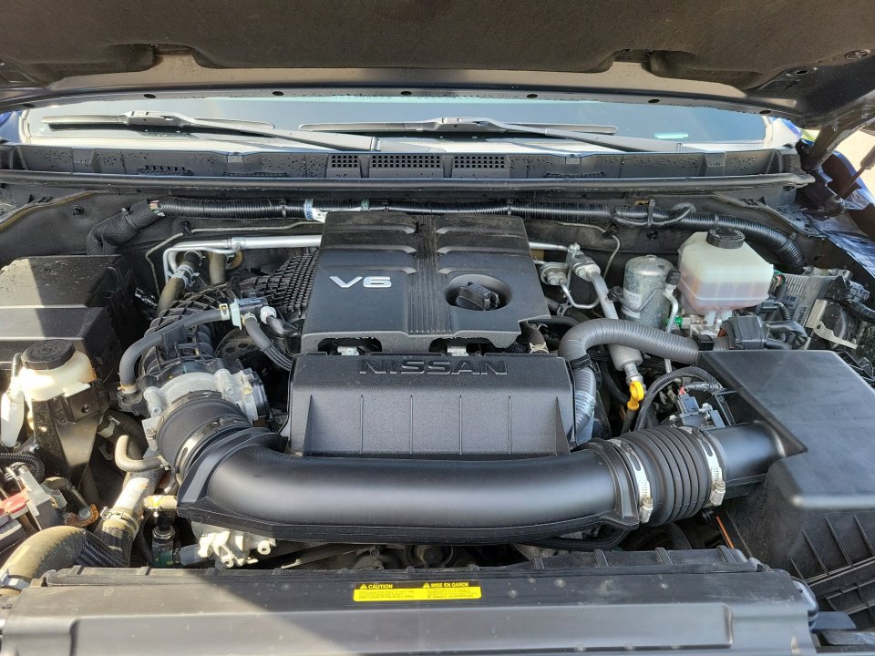 Used 2023 Nissan Frontier PRO-4X w/ Pro Convenience Package AWD/4WD image 18