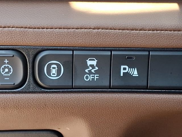 Certified 2024 Acura MDX SH-AWD w/ Technology Package image 30