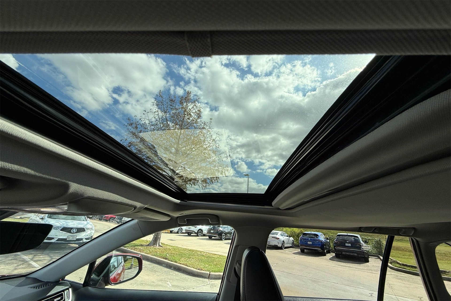 Used 2025 Toyota RAV4 XLE Premium image 29