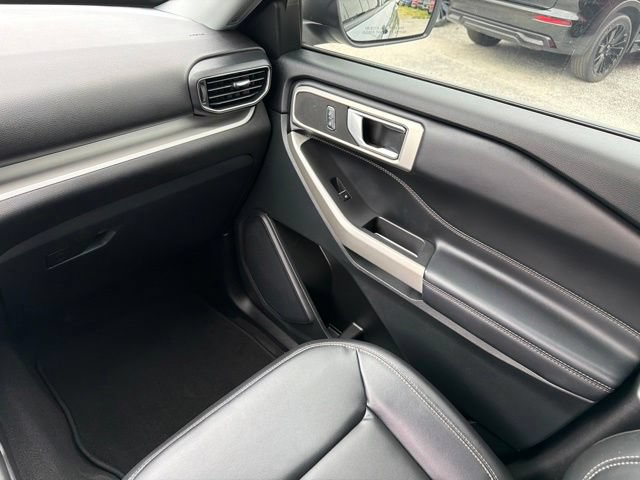 Used 2023 Ford Explorer XLT w/ Equipment Group 202A RWD image 20