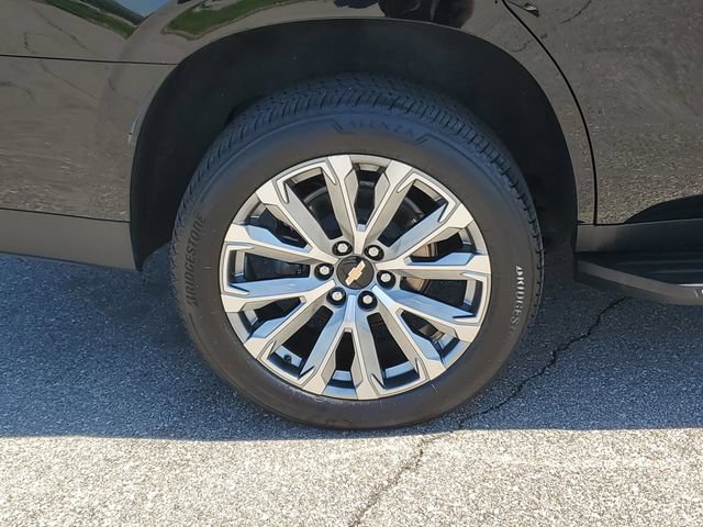 Used 2025 Chevrolet Tahoe High Country AWD/4WD image 5