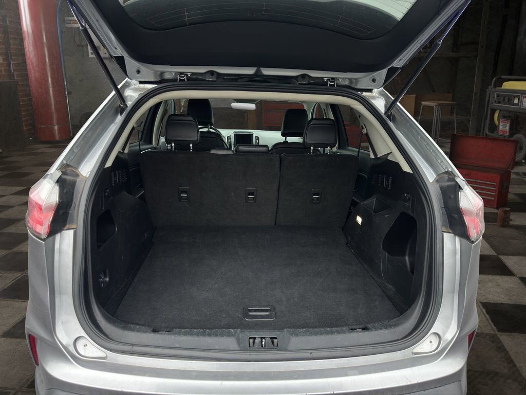 Used 2023 Ford Edge SEL image 8
