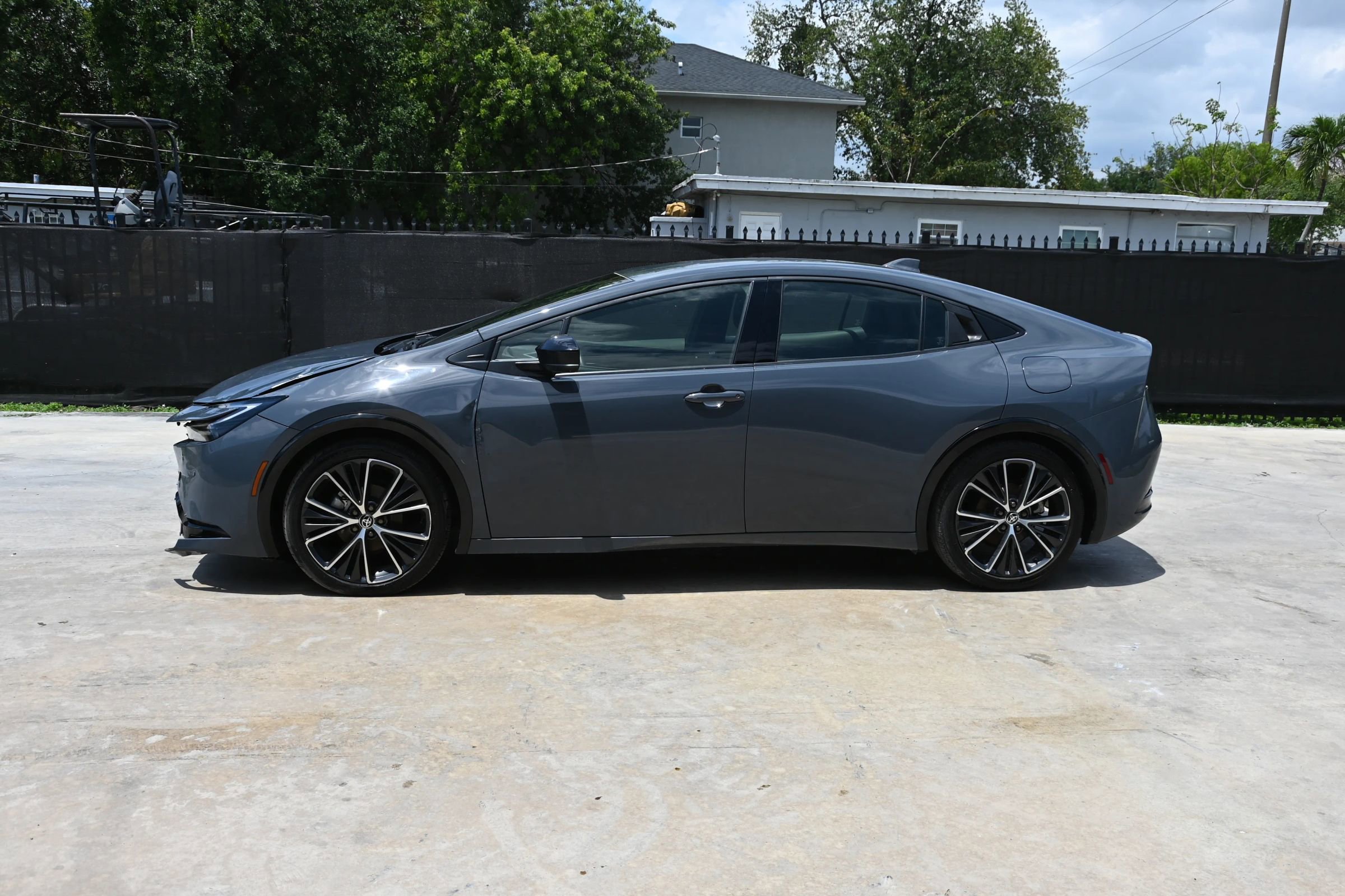 Used 2024 Toyota Prius XLE FWD image 6